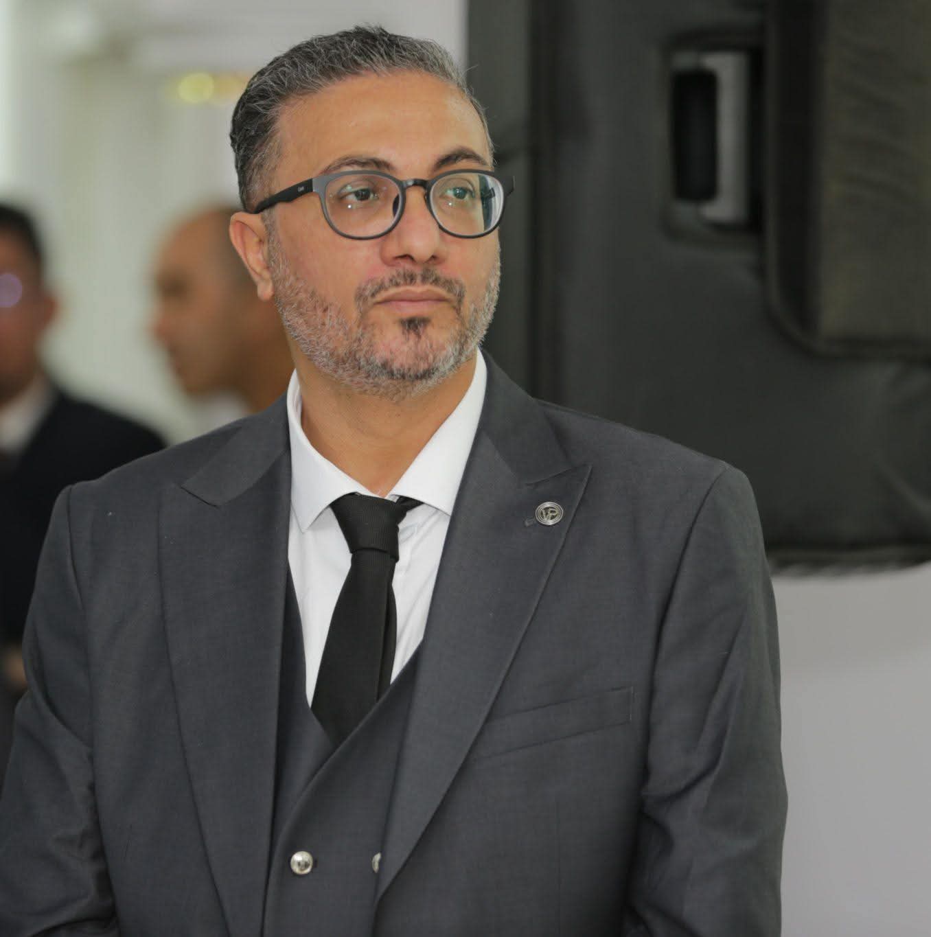 صورة المحامي مشري إسماعيل